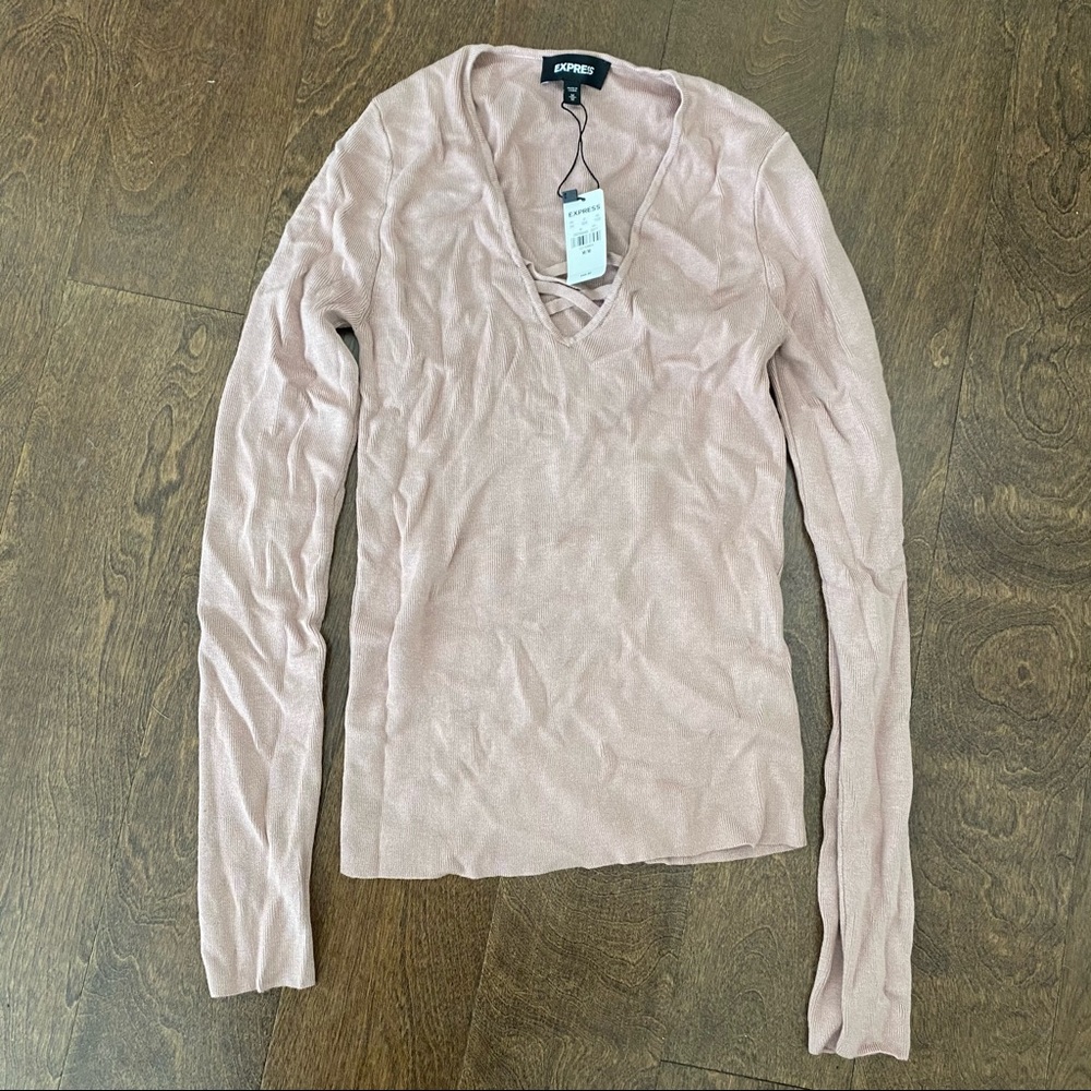 NWT. Express V Neck Sweater Mauve.